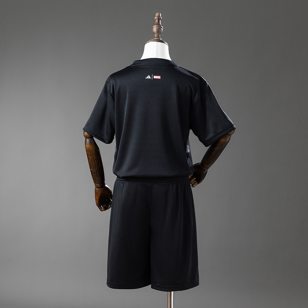 Real Madrid 25/26 Marvel Comics Kids Kit Jersey – Replica Football Soccer Set – Size 16–28