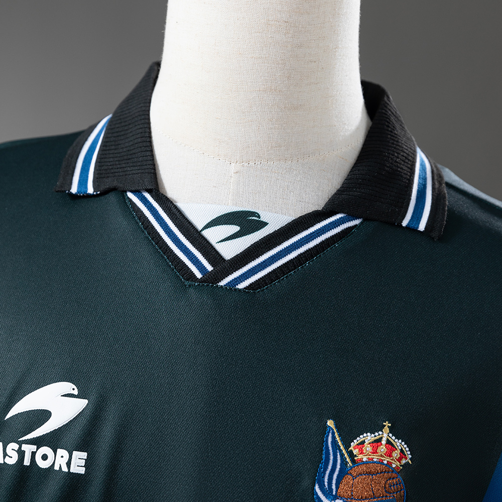 Real Sociedad 2000/02 Away Retro Jersey – Replica Football Soccer Shirt – S–XXL