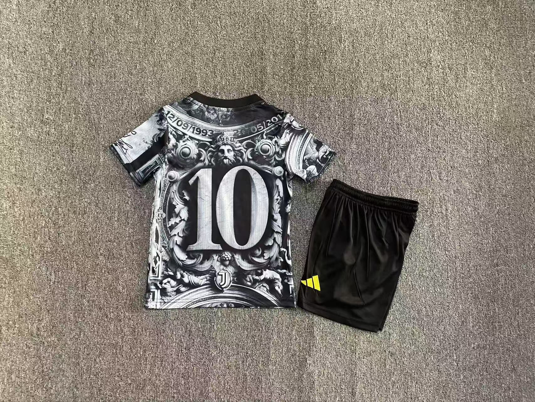 Juventus children's pre-match training kit, 2025/26 special edition